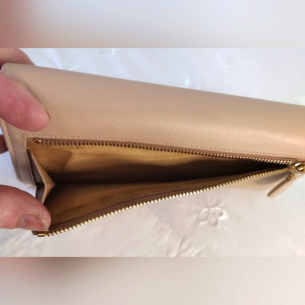Prada Beige Leather Bow Wallet - Picture 10 of 10